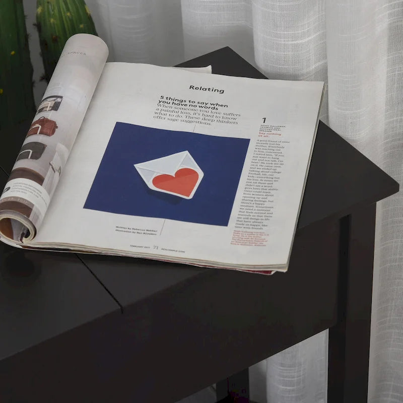 Table d'appoint avec plateau rabattable, placard et étagère inférieure - Café foncé